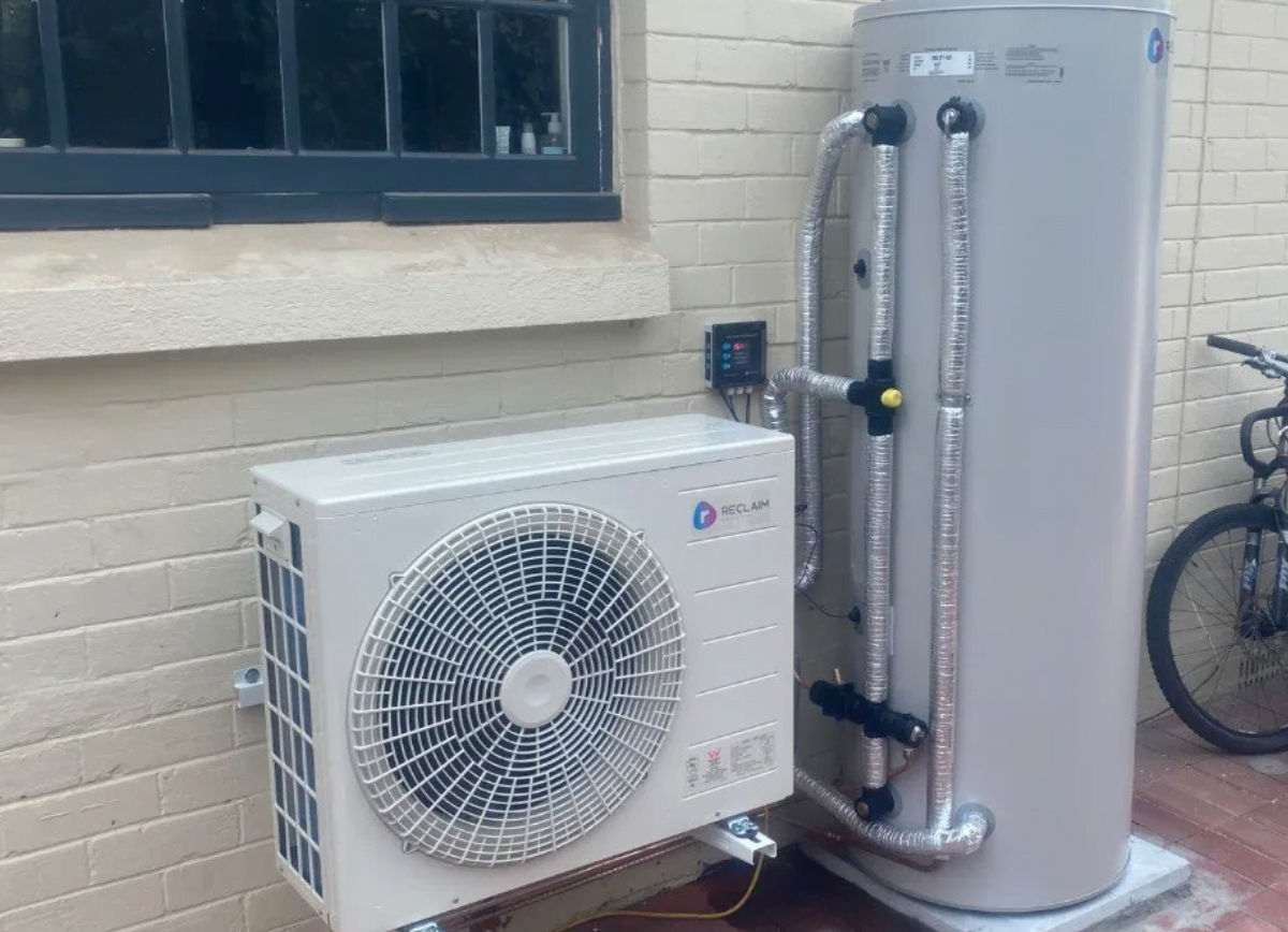advantages and disadvantages of an air to water heat pump